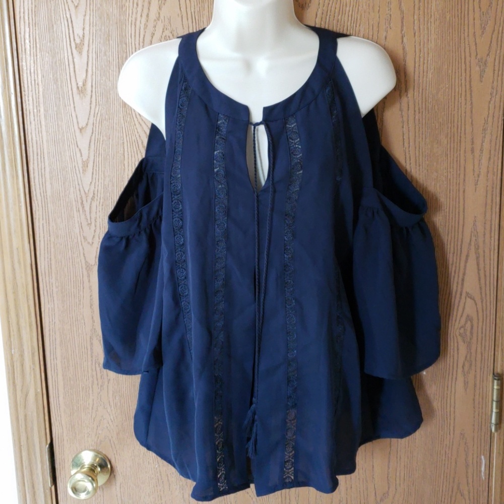 NWT cold shoulder top